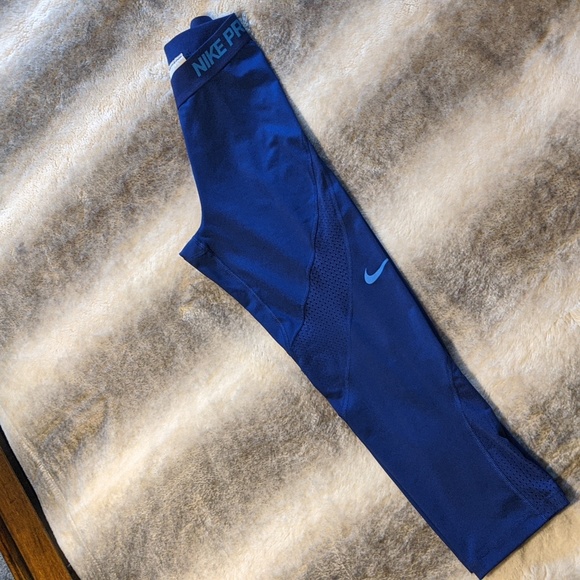 Sm Nike pro hypercool Capri leggings - Picture 1 of 5